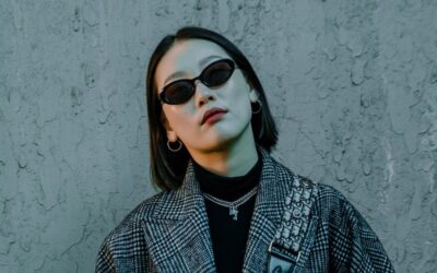 Memadukan Pakaian Berwarna Gelap